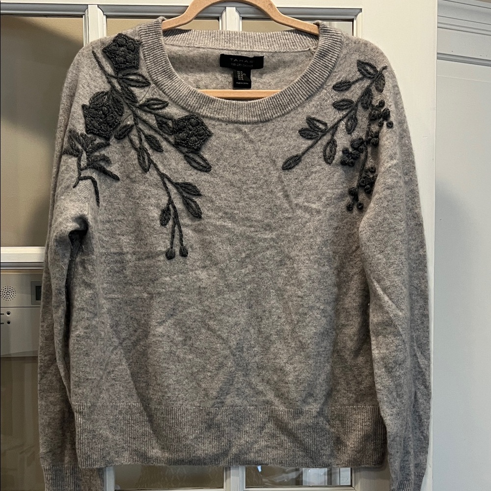 Cashmere Tahari Gray Embroidered Sweater